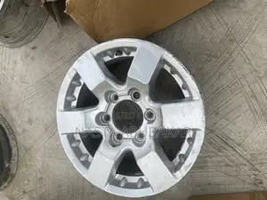Nissan Hardbody Rim 16 Only One