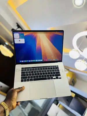 Laptop Apple MacBook Pro 2019 16GB Intel Core i9 SSD 512GB