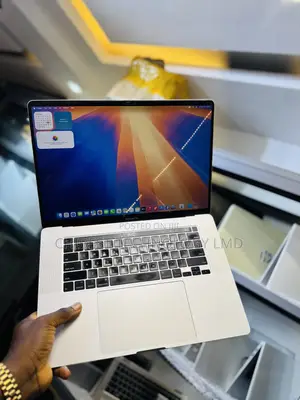 Laptop Apple MacBook Pro 2019 16GB Intel Core i9 SSD 512GB