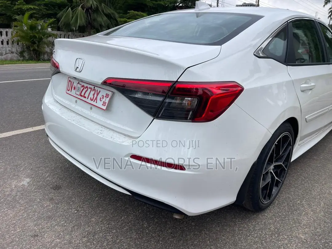 Honda Civic 2023 White
