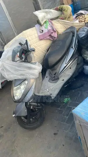 Yamaha Majesty 2025 Gray