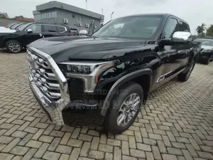 Toyota Tundra Platinum CrewMax 6.5' Bed 2024 Black