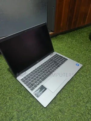 Laptop Dell Latitude 5520 8GB Intel Core i5 SSD 256GB