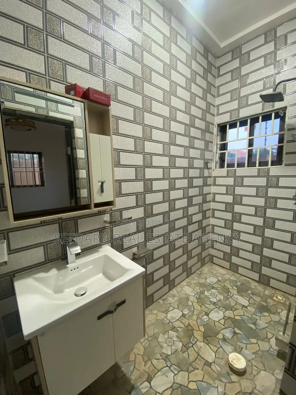 3bdrm House in Adenta for sale