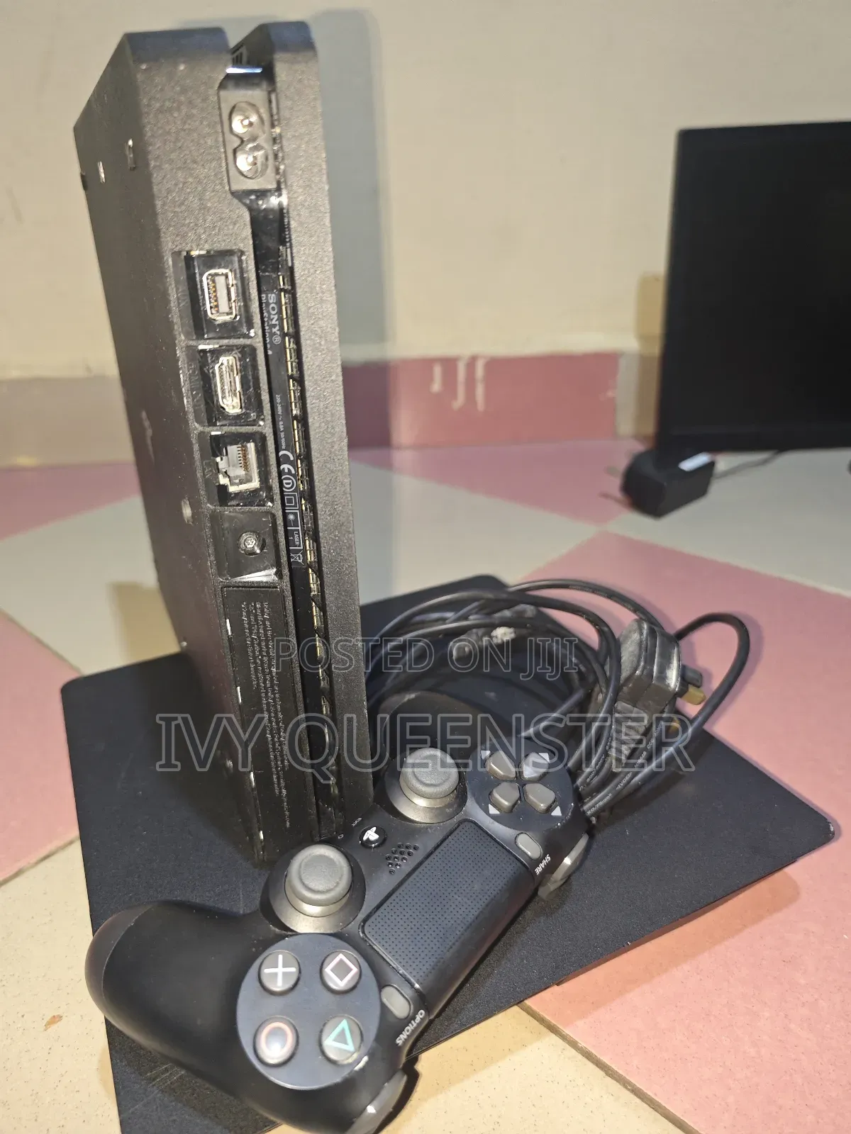 Play Station 4 Slim