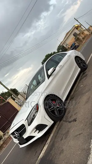 Mercedes-Benz C300 2020 White