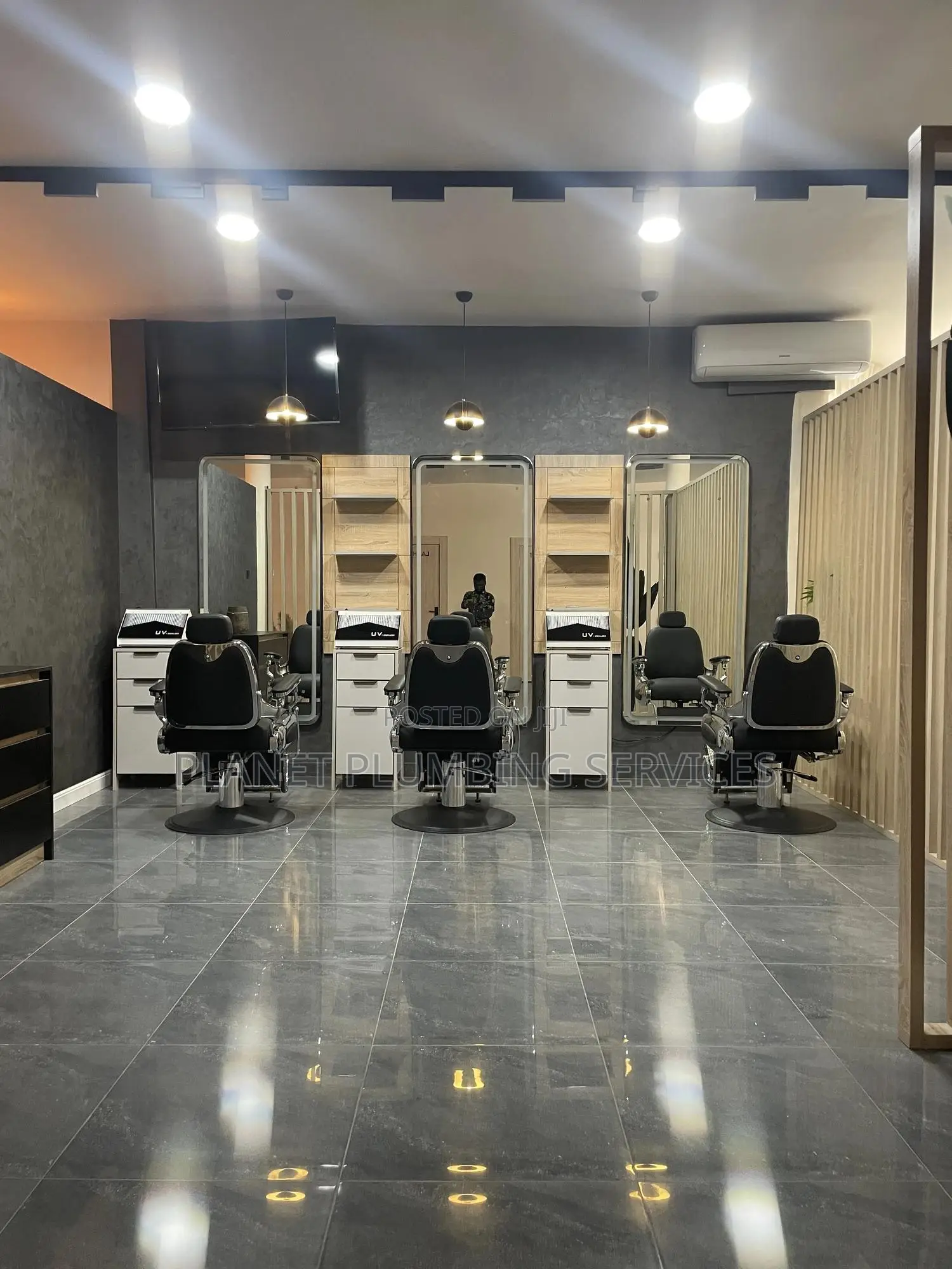 Saloon Plumbing and Set Up
