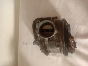 Home Used 2010 Yaris Throthel