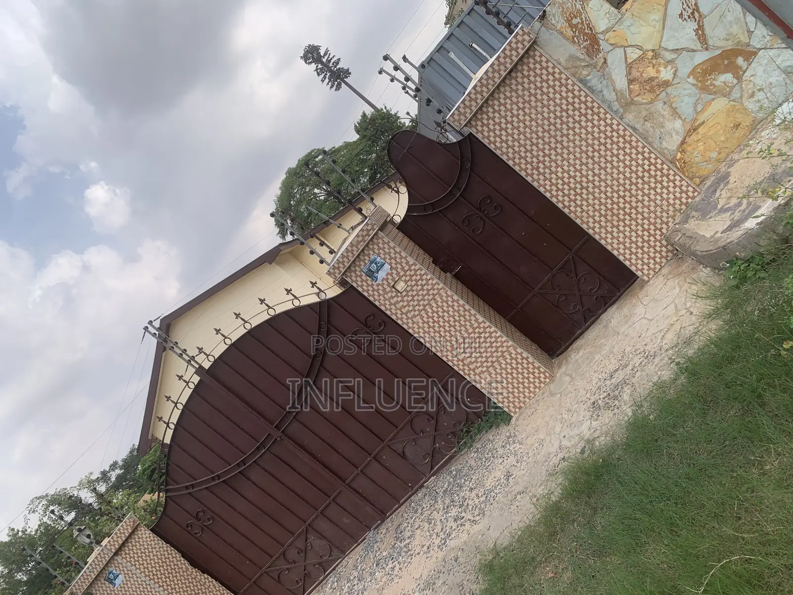 4bdrm House in Botwe, East Legon for sale