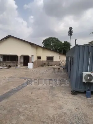4bdrm House in Botwe, East Legon for sale