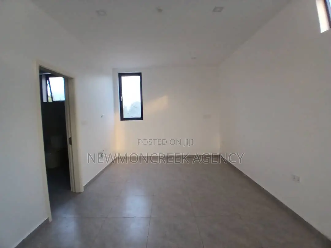 3bdrm Duplex in Adenta Estates, SDA Area for sale