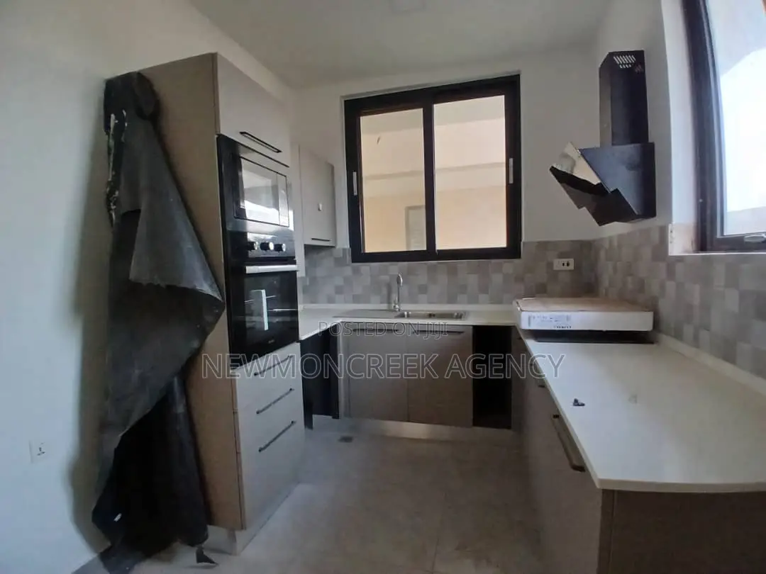 3bdrm Duplex in Adenta Estates, SDA Area for sale
