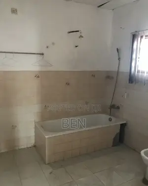 5bdrm House in Tantra, Ola Achool Area for rent