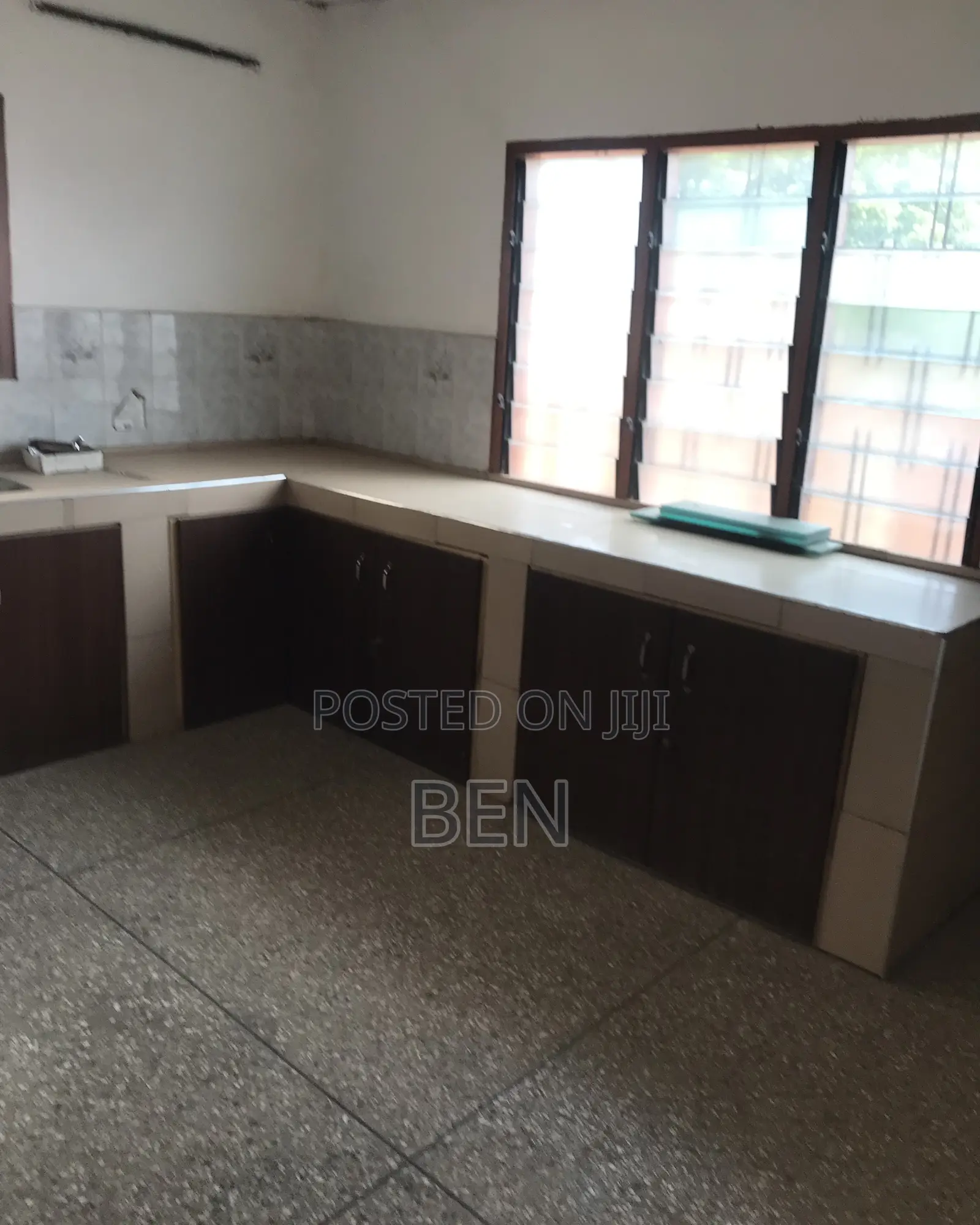 5bdrm House in Tantra, Ola Achool Area for rent