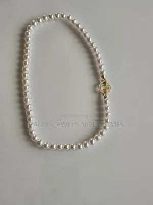 Pearl Necklace Set (Comes With Matching Earrings)