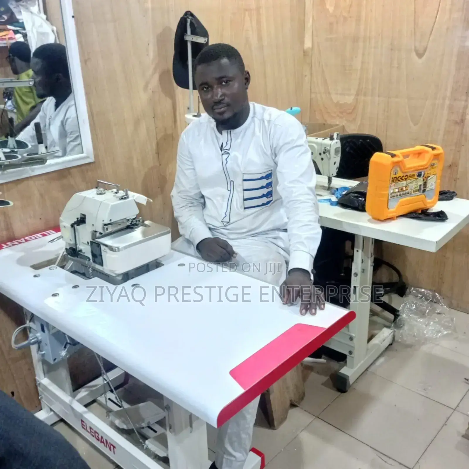 Industrial Four Thread Knitting Machine