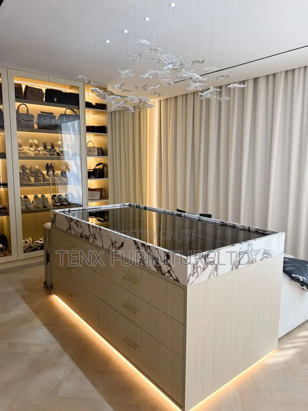 Wardrobe Walk in Closet Design