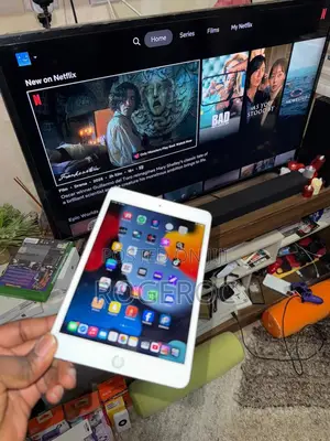 Apple iPad mini 4 64 GB Silver