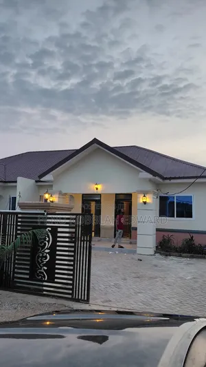 2bdrm House in Buena Balesi Estates, Opeikuma for sale