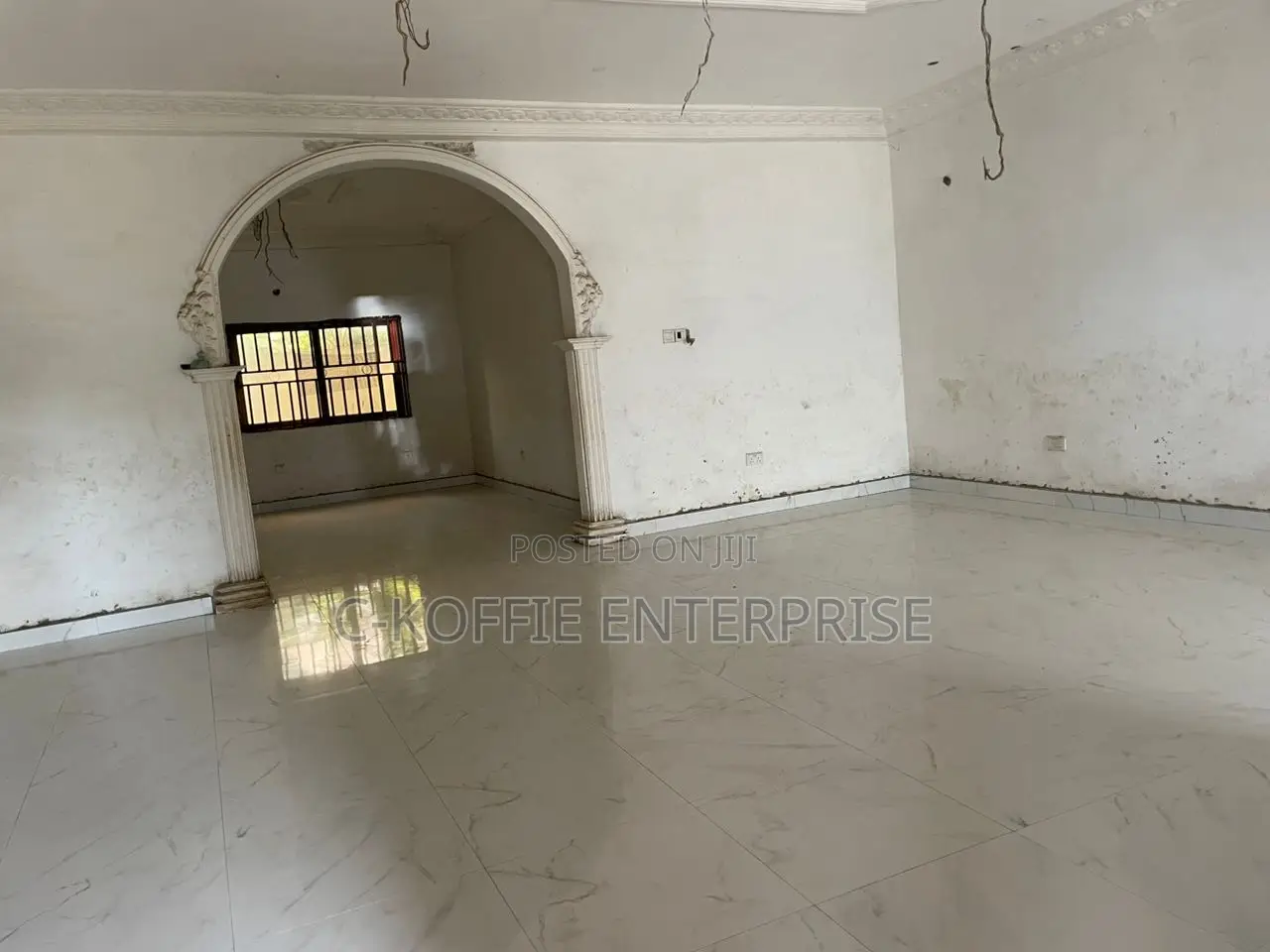 8bdrm Mansion in Acp Kwabenya, Ga East Municipal for sale