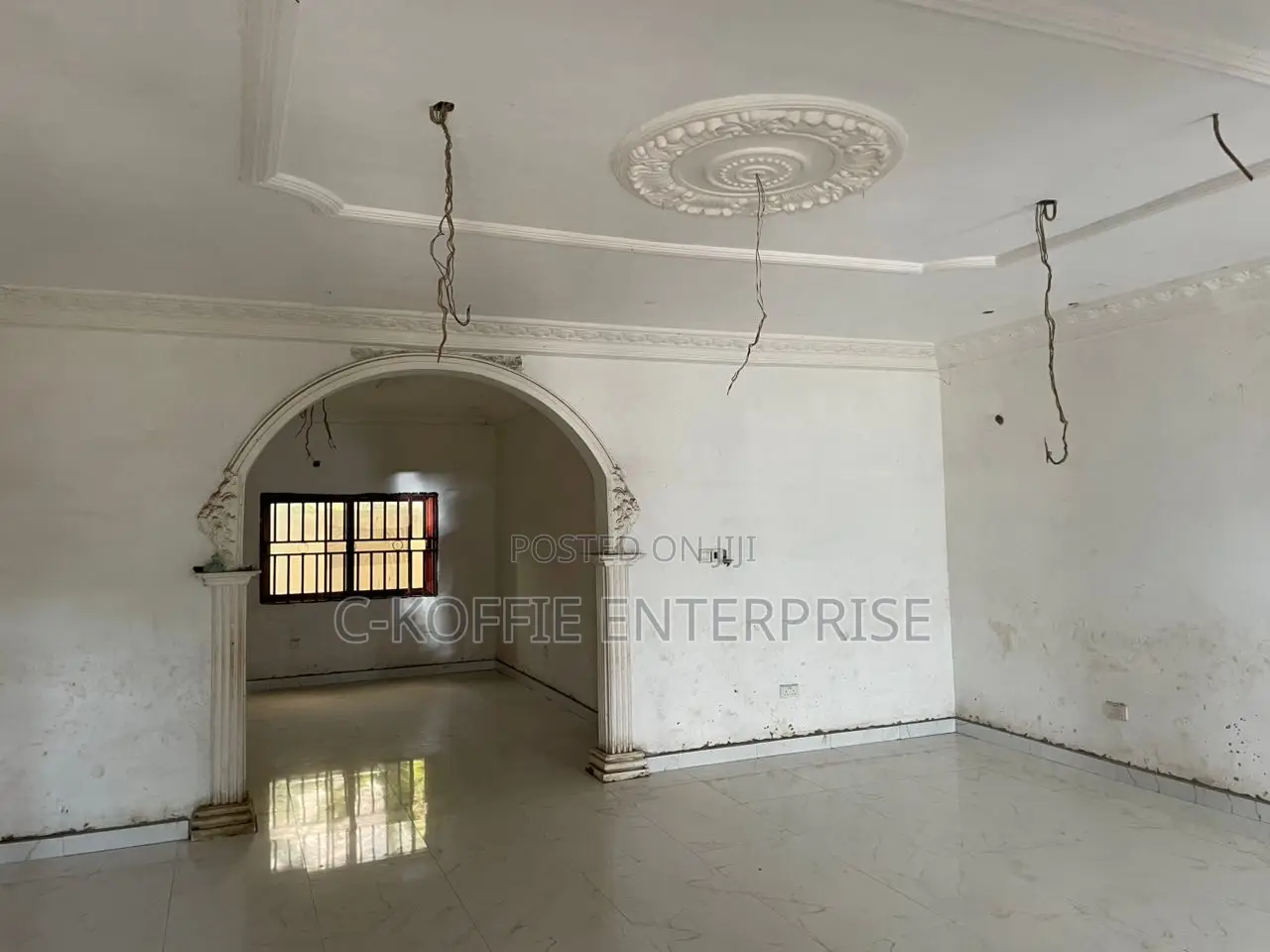 8bdrm Mansion in Acp Kwabenya, Ga East Municipal for sale