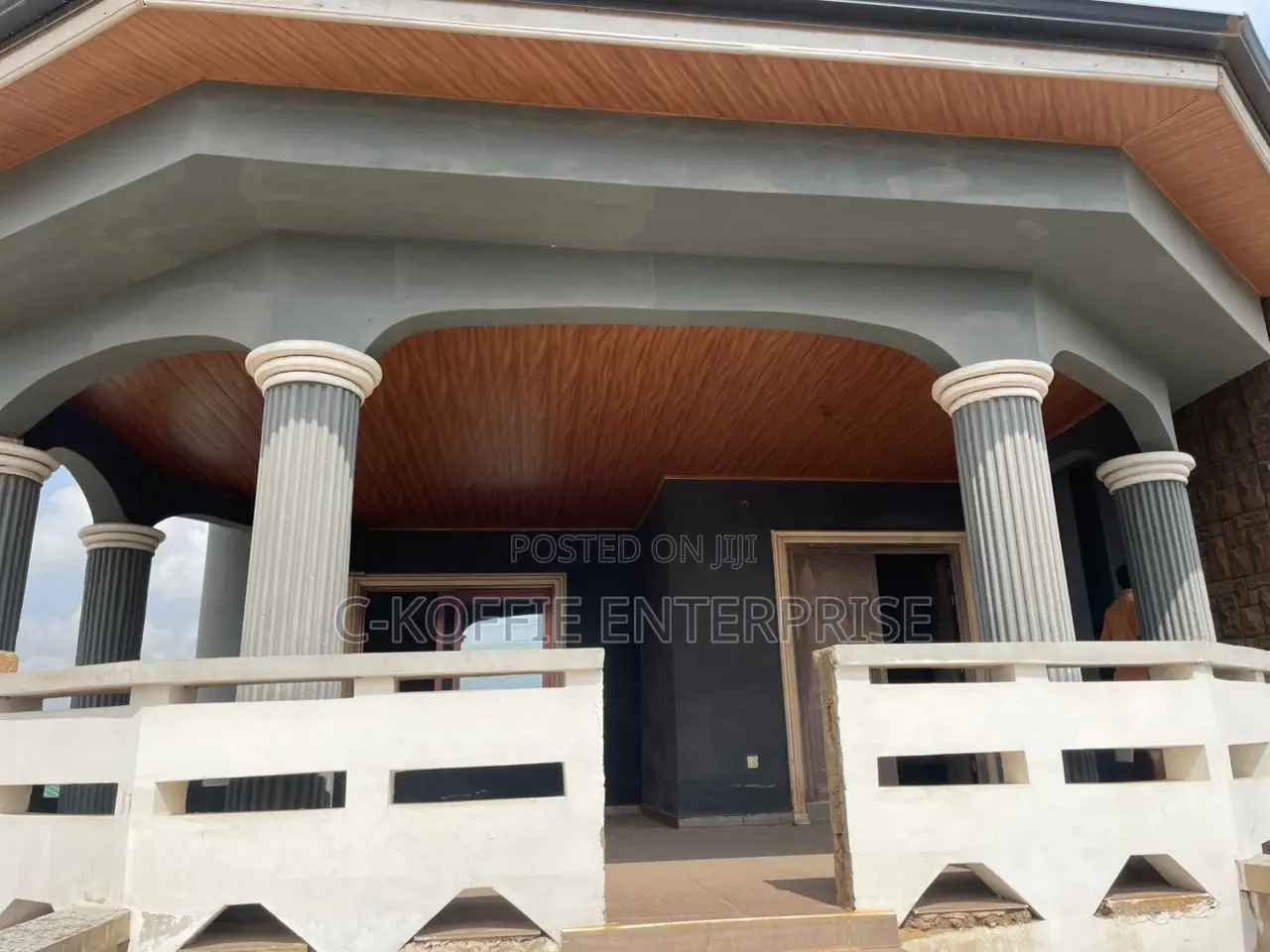 8bdrm Mansion in Acp Kwabenya, Ga East Municipal for sale