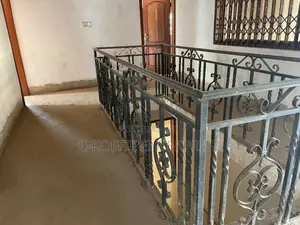 8bdrm Mansion in Acp Kwabenya, Ga East Municipal for sale