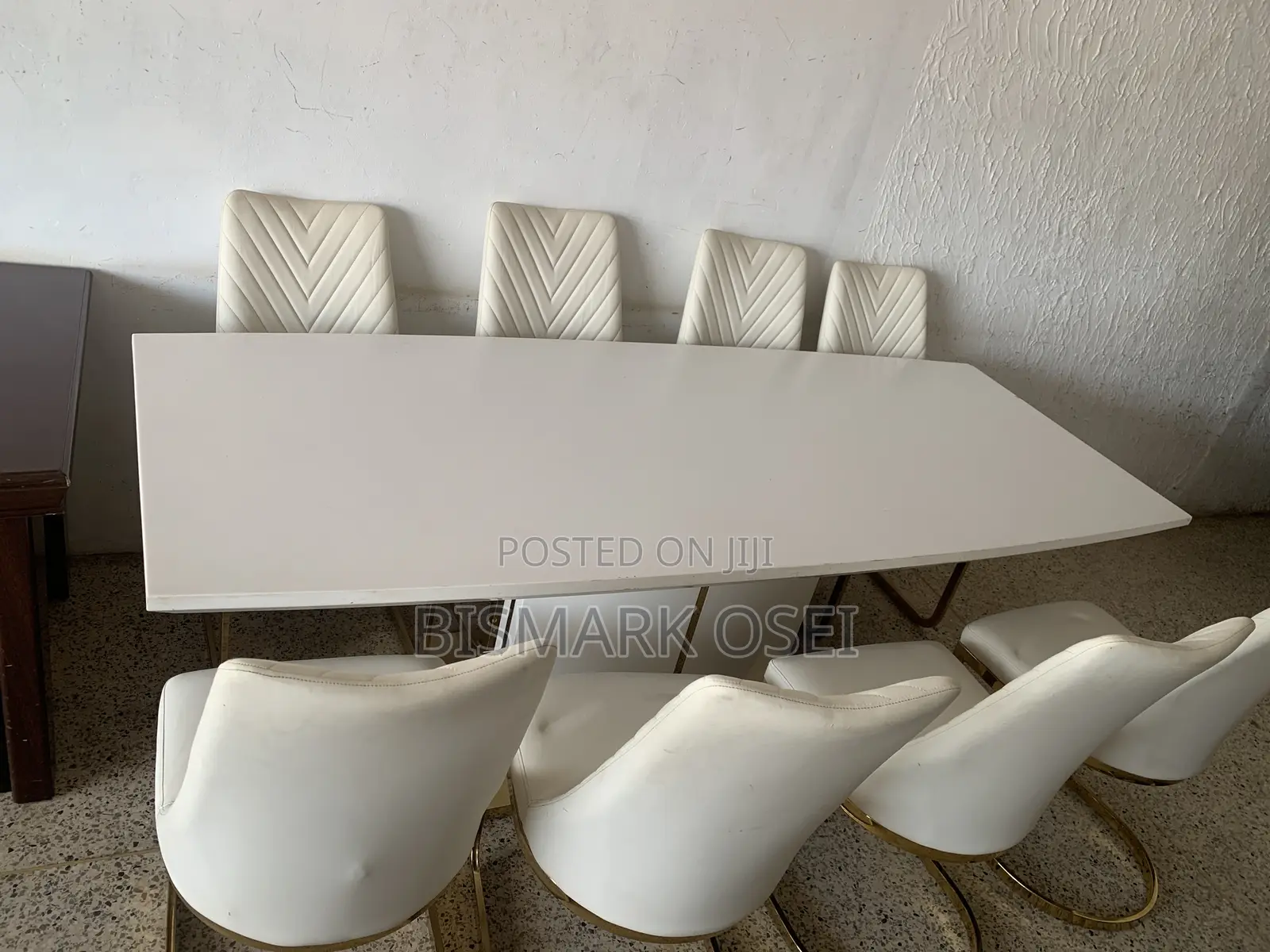 A Beautiful 8 Seater Royal Dinning Set