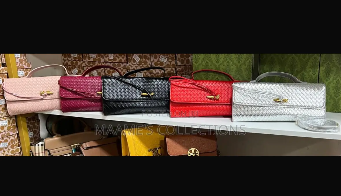Bottega Veneta Andiamo Women’S Clutches