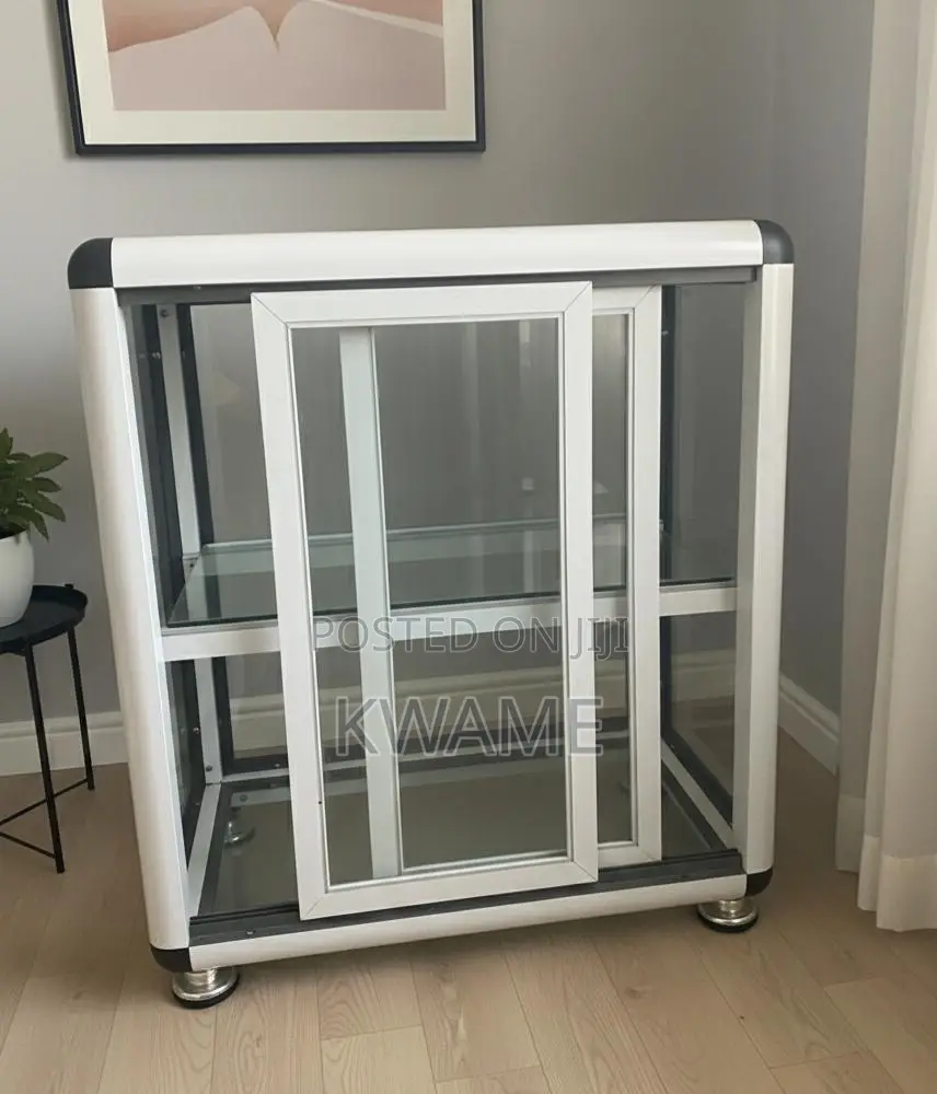 Show Glass