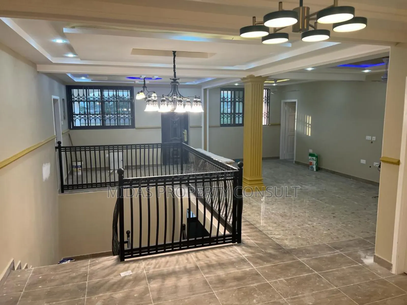 10bdrm House in Prime Tema for sale