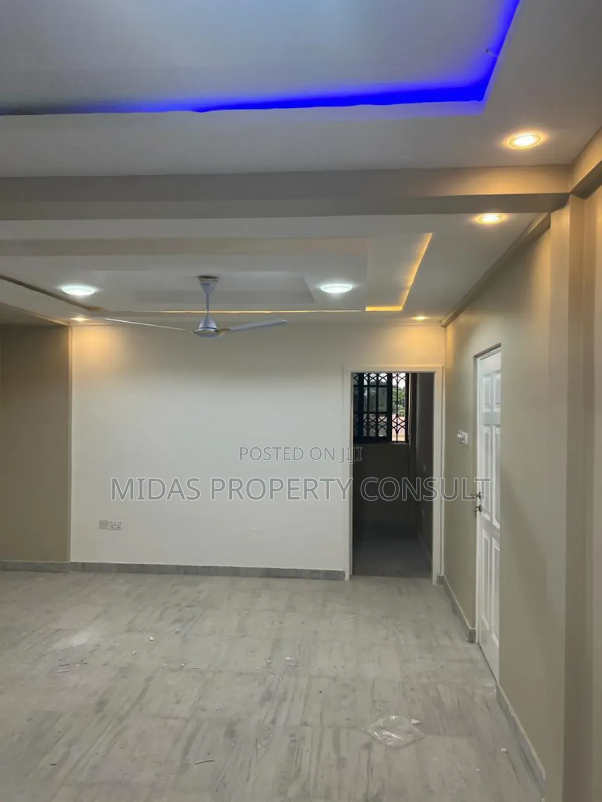 10bdrm House in Prime Tema for sale