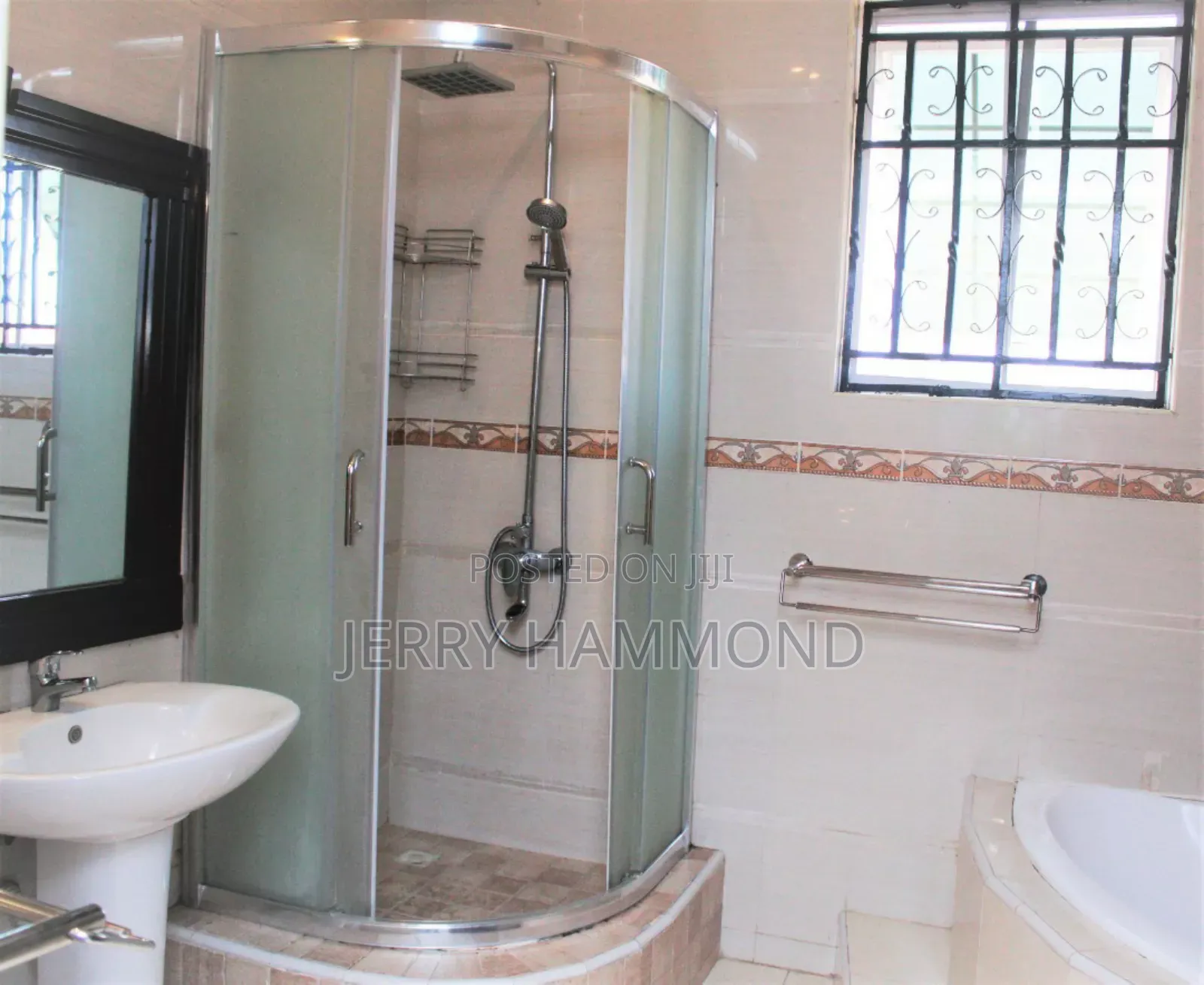 4bdrm House in East Airport, Tseaddo for sale
