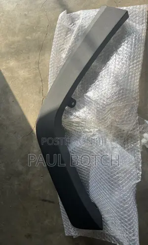 Toyaota Rav4 Back Fender Moulding Pair