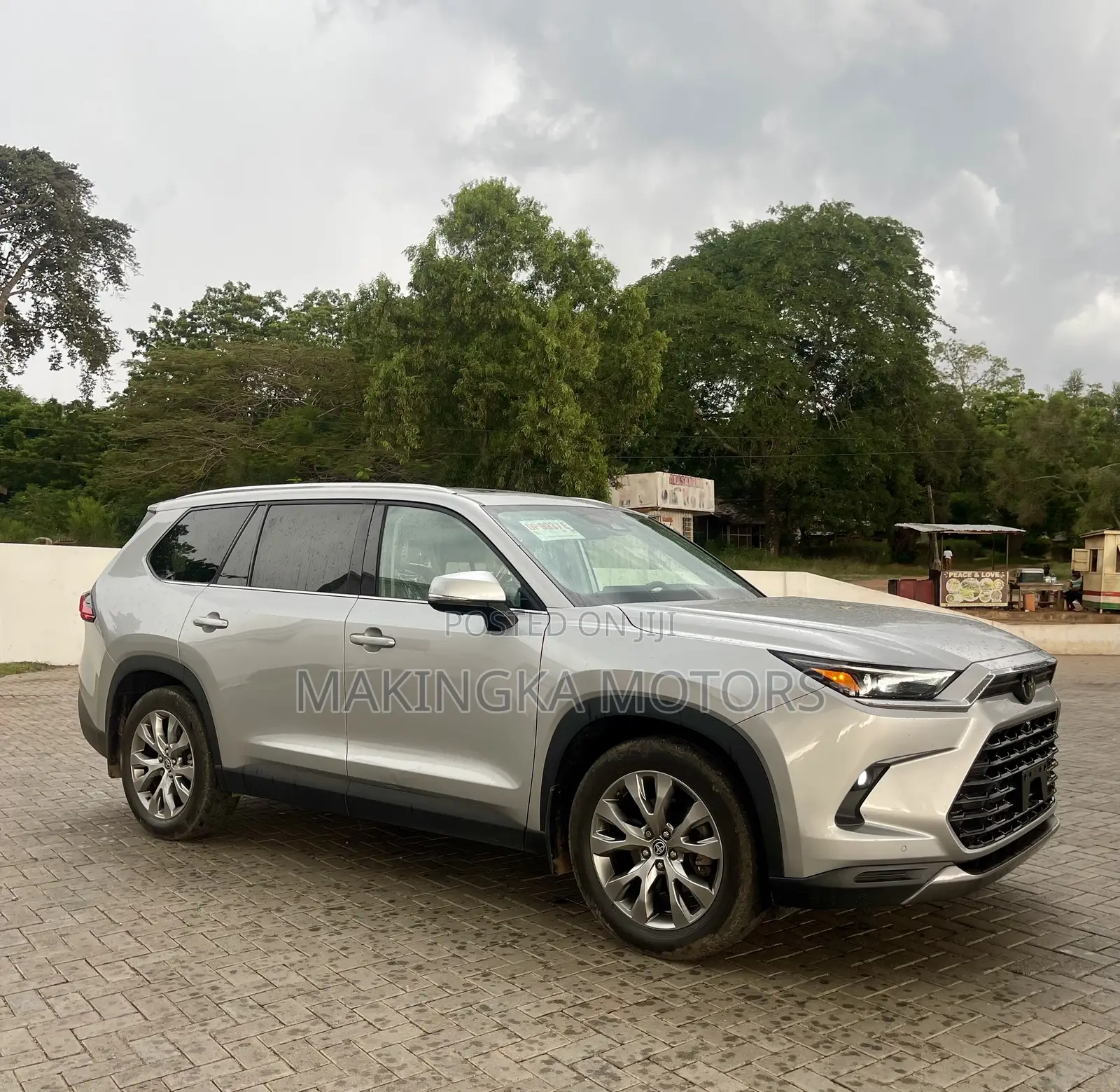 Toyota Highlander Limited FWD 2024 Silver