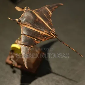 Wave Gentle Wooden Manta Ray