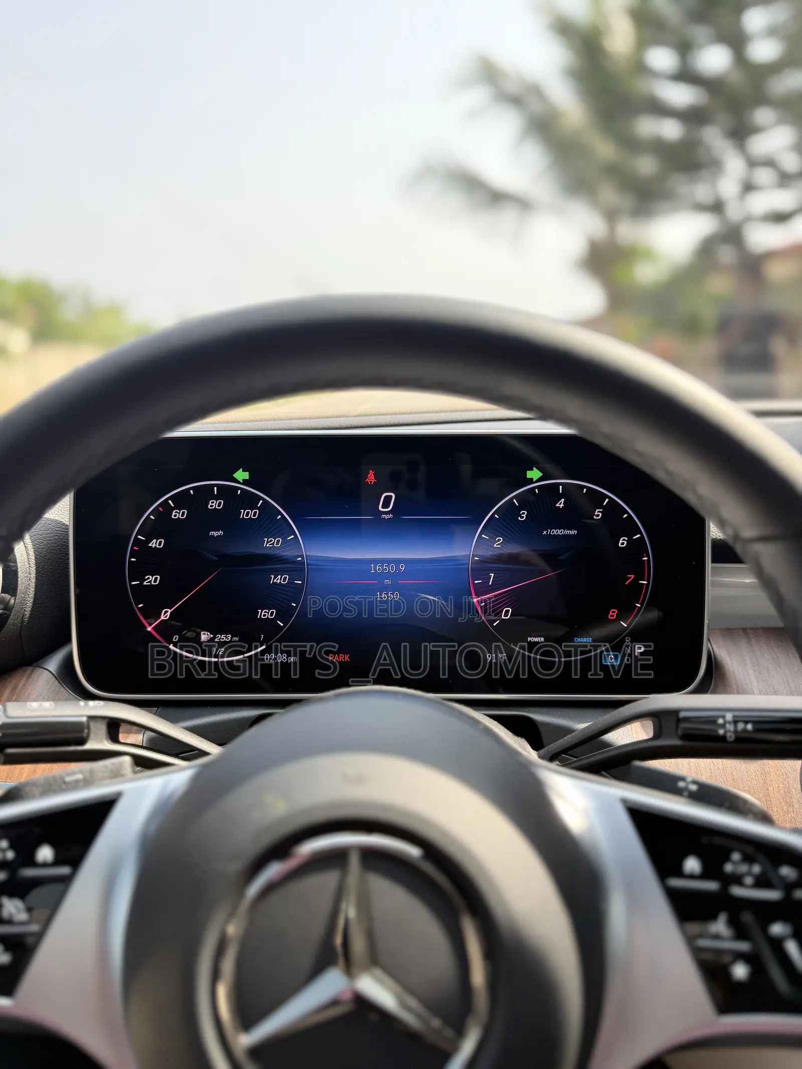 Mercedes-Benz C300 2025 White