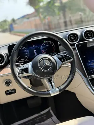 Mercedes-Benz C300 2025 White