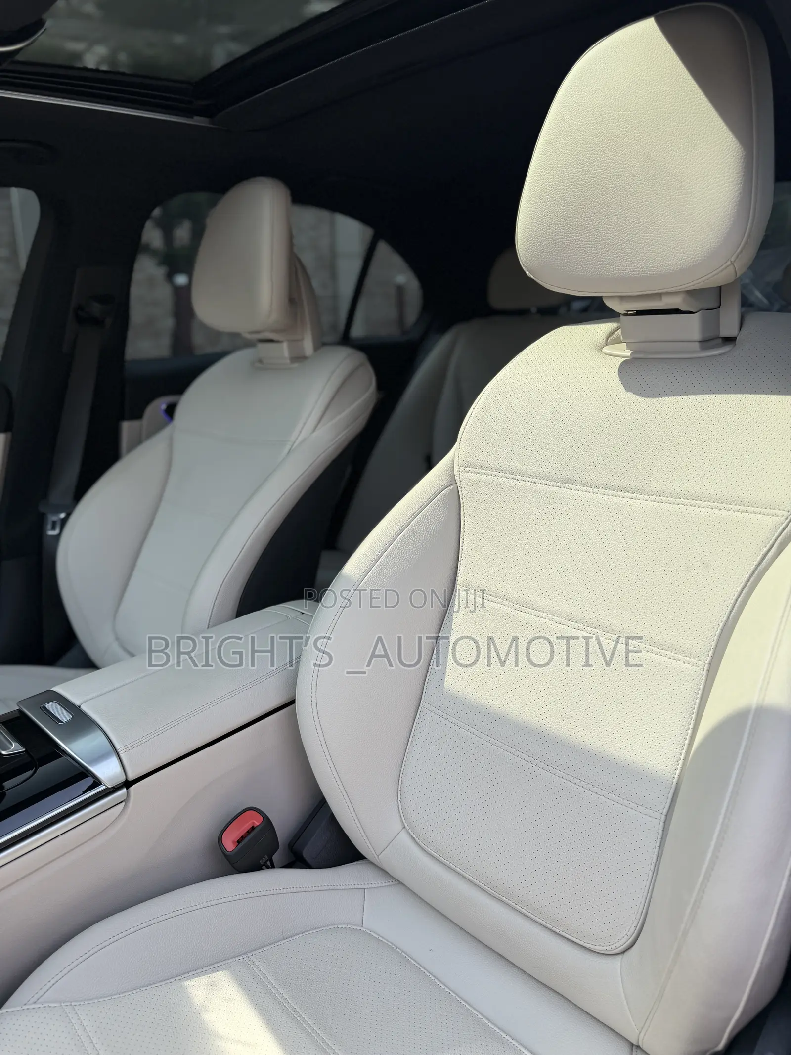 Mercedes-Benz C300 2025 White