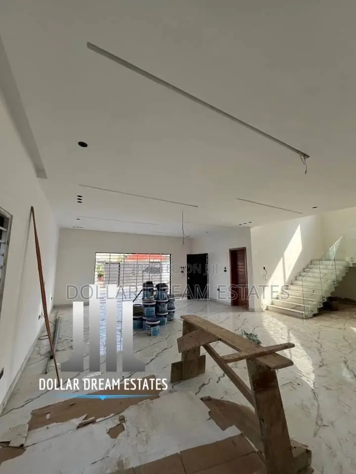 4bdrm House in Lake Side Estate for sale