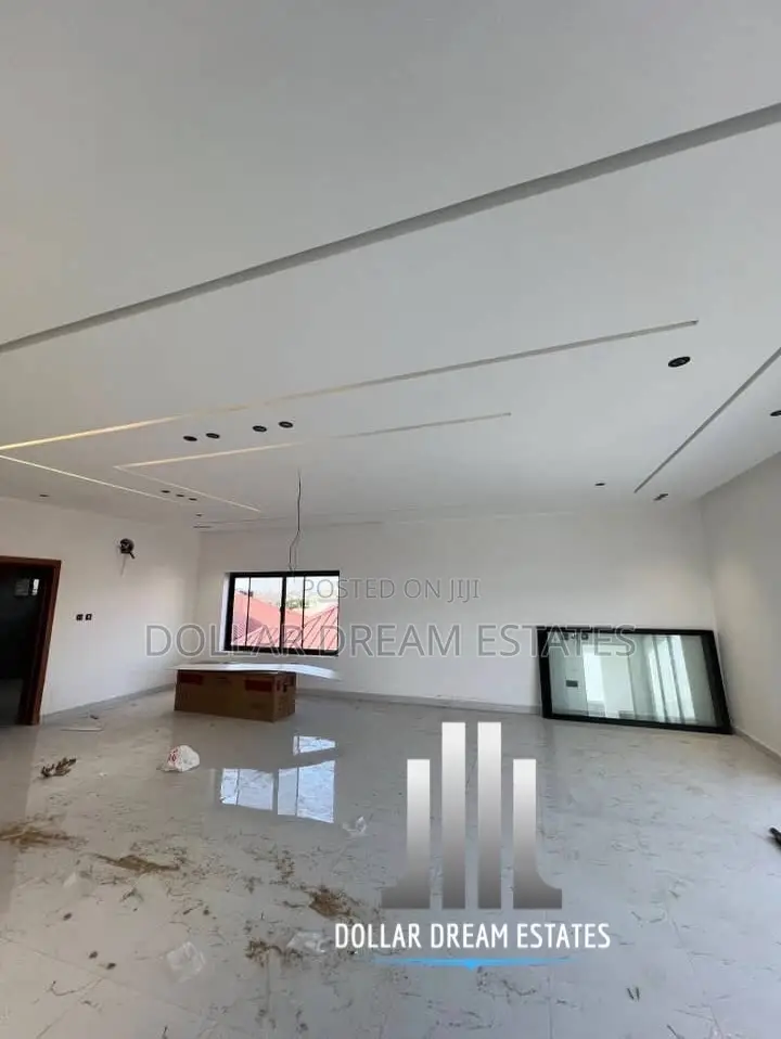 4bdrm House in Lake Side Estate for sale