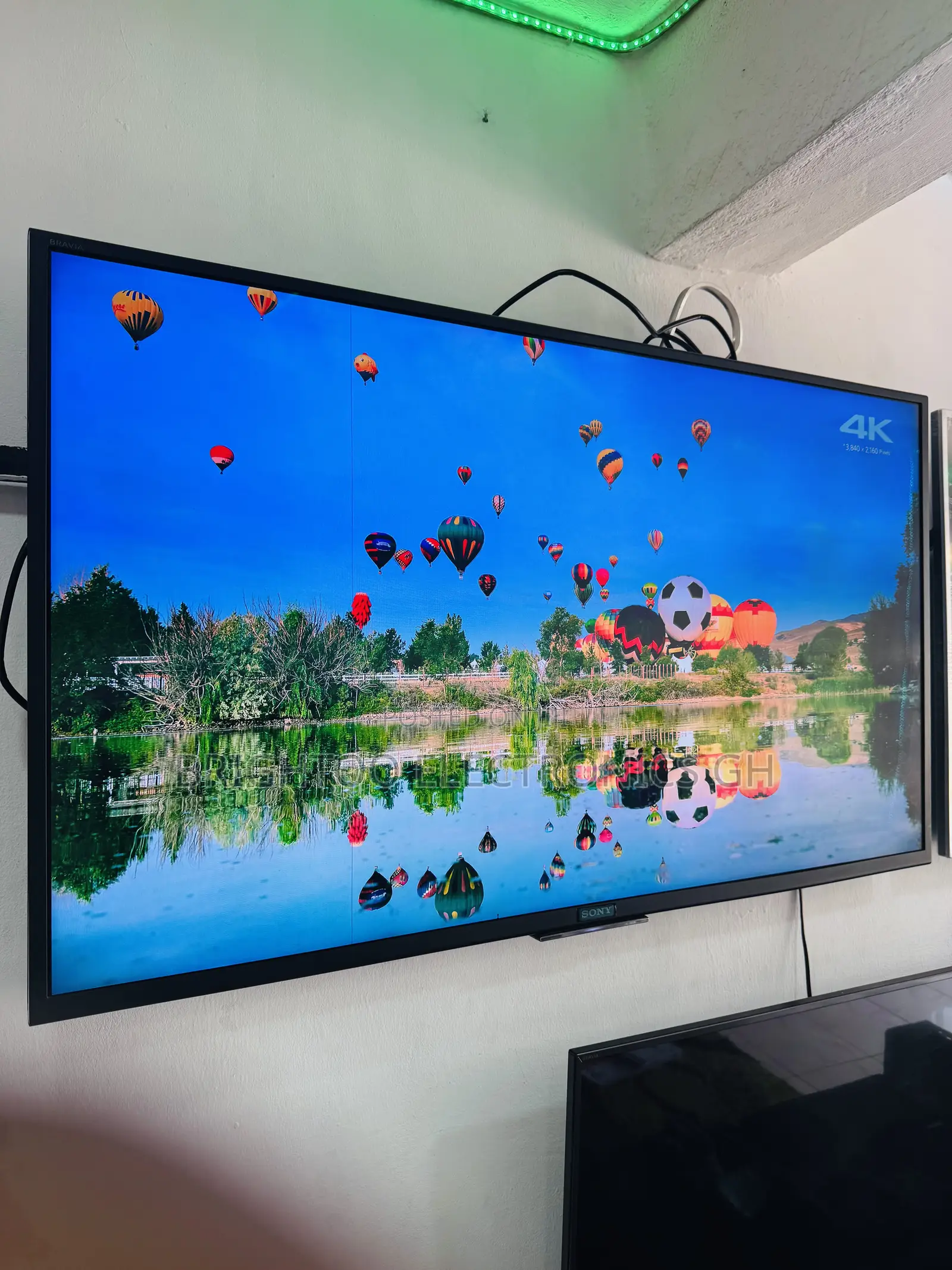 50inches Full Digital Satellite Android Sony Tv ( Tiny Line On Screen)