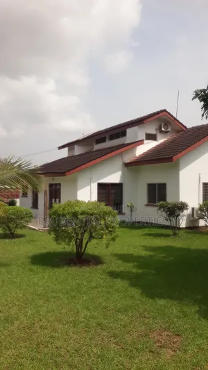 4bdrm House in Kwabenya for sale