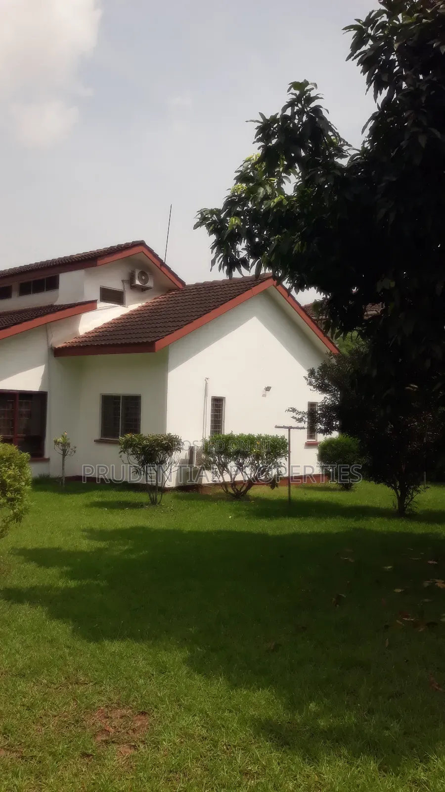 4bdrm House in Kwabenya for sale