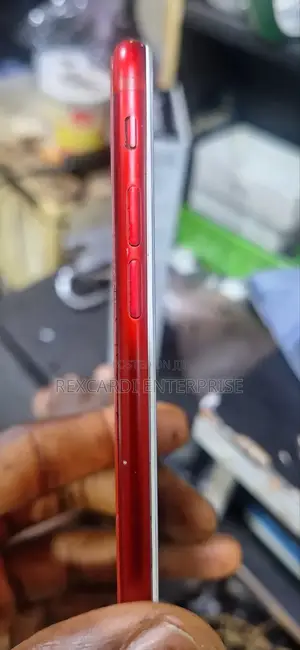 Apple iPhone 7 128 GB Red