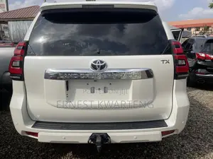 Toyota Land Cruiser Prado 2017 White