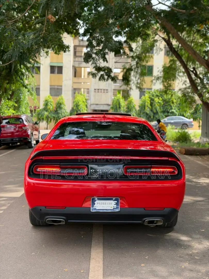 Dodge Challenger SXT RWD 2018 Red