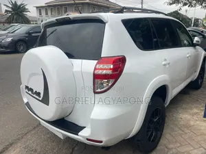 Toyota RAV4 2011 White