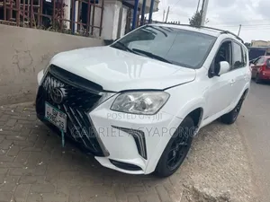 Toyota RAV4 2011 White