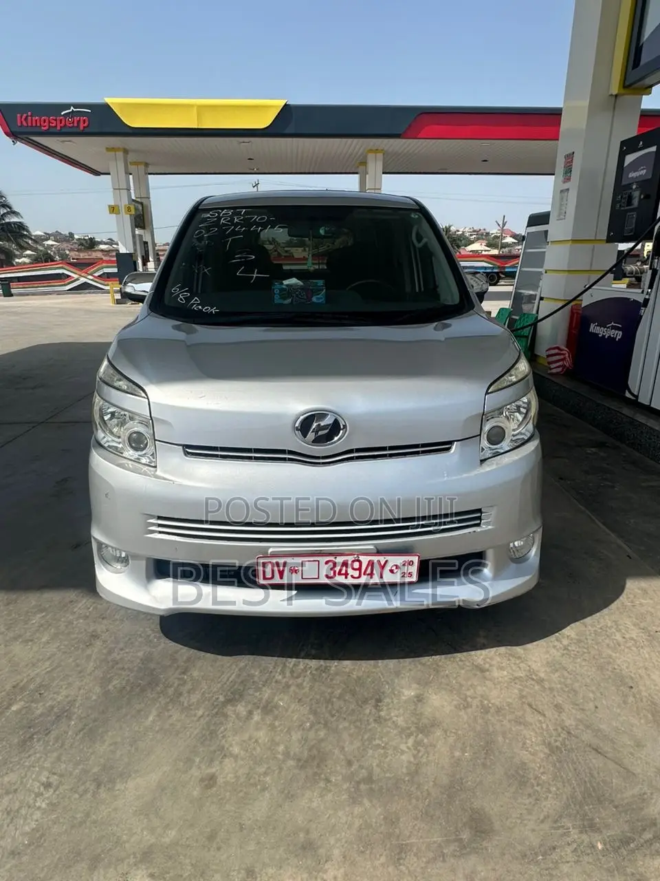 Toyota Voxy 2010 Silver
